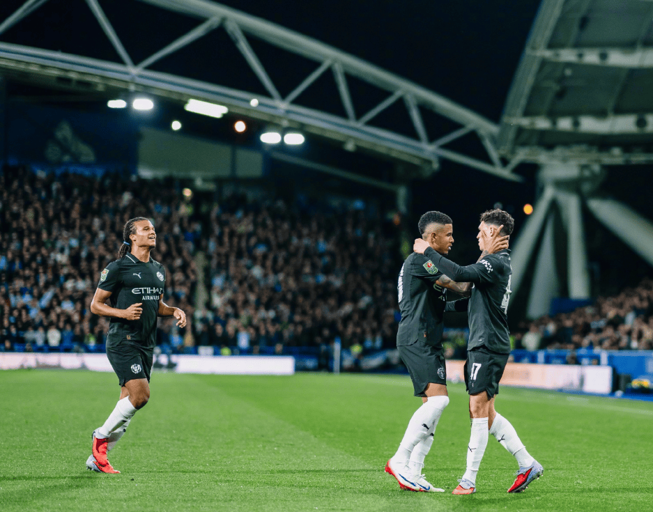 太子爷传射建功，萨维尼奥爆射破门，曼城2-0哈德斯菲尔德晋级16强